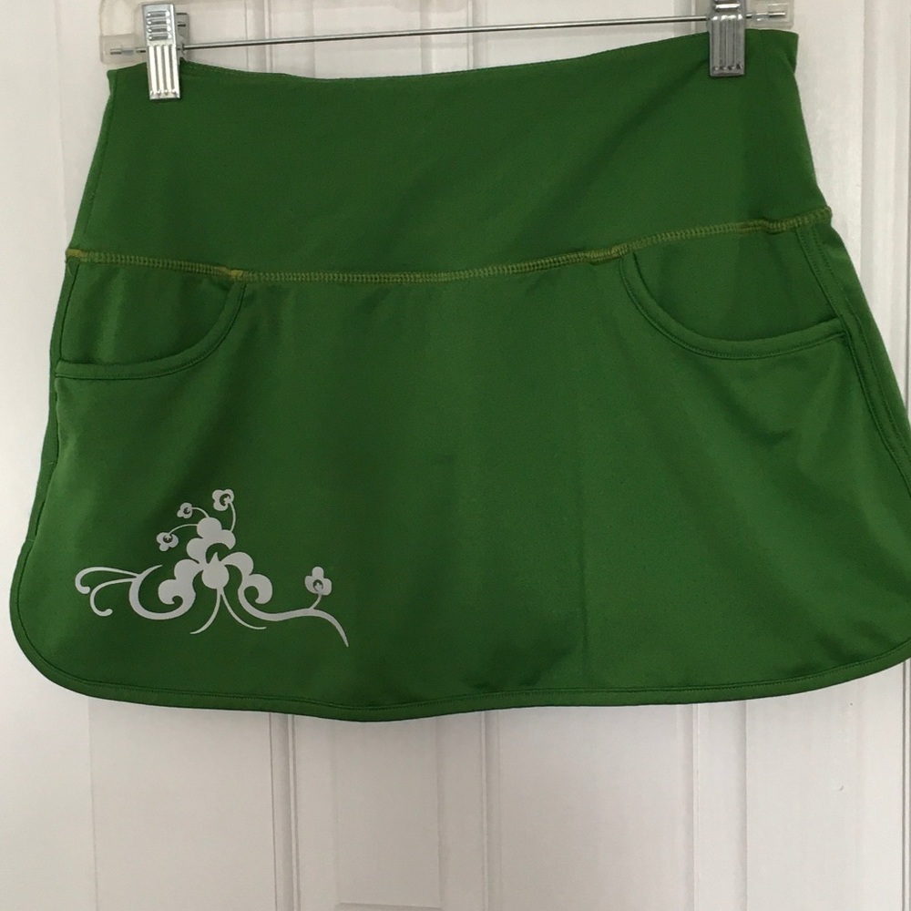Athleta Green Reflective Tennis Chase Skirt Sz.S